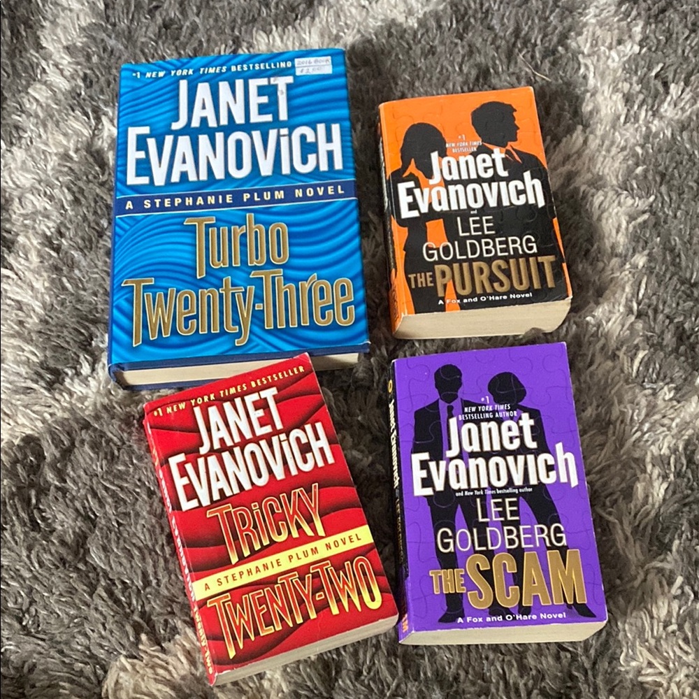 Set of 4 Janet Evanovich books